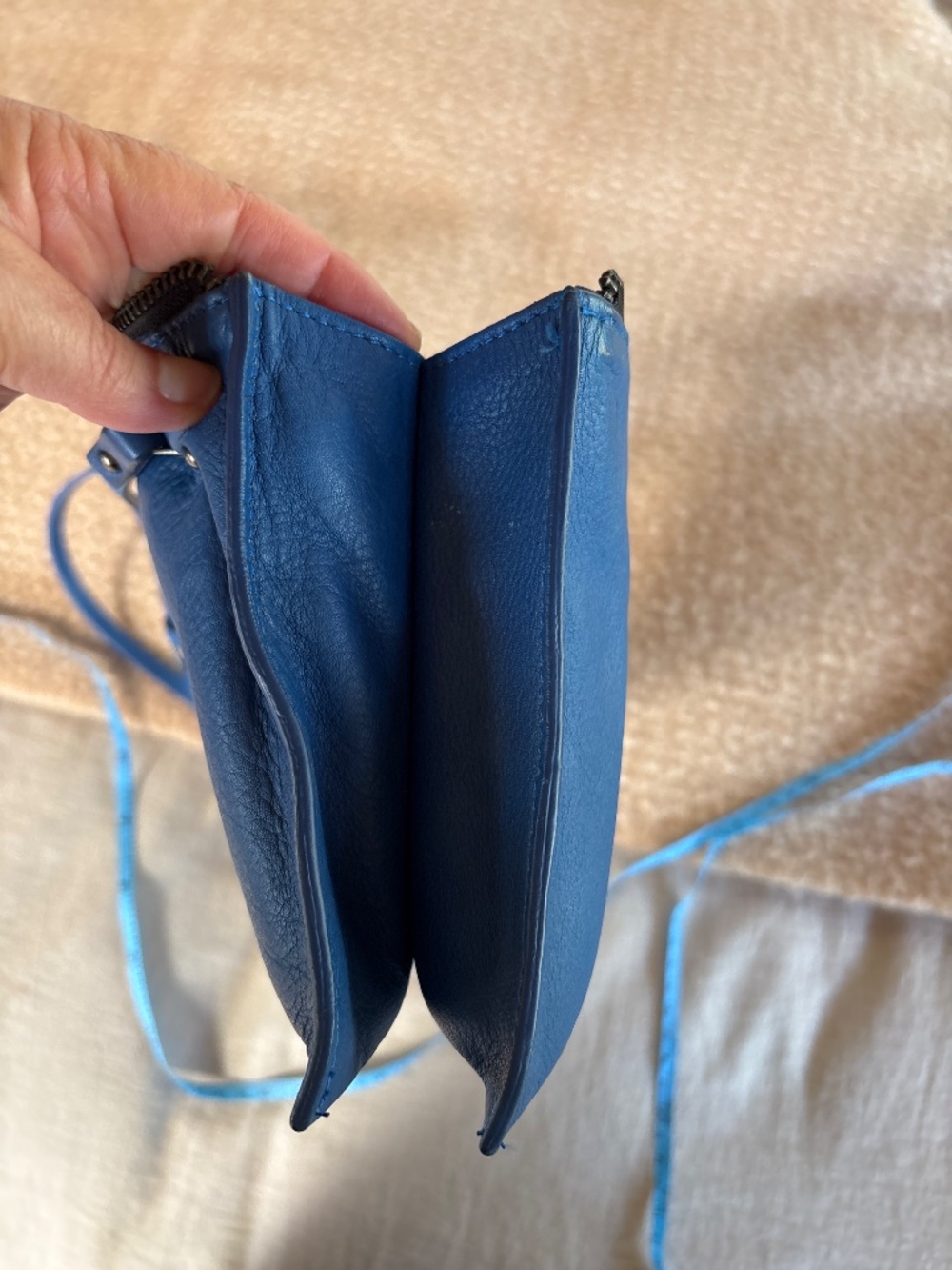 Leather mini crossbody bag Stephane Verdino France - Picture 6 of 7